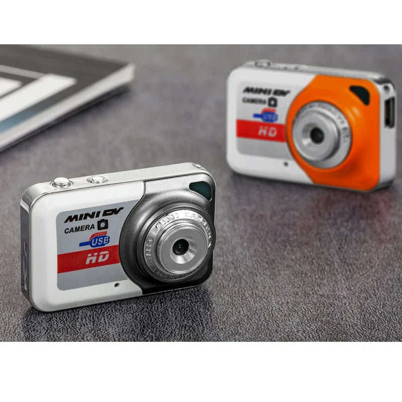 Andoer X6 Portable Ultra Mini High Denifition Digital Camera Mini DV with 32 GB Memory Card Mini Digital Camera 1280*1024